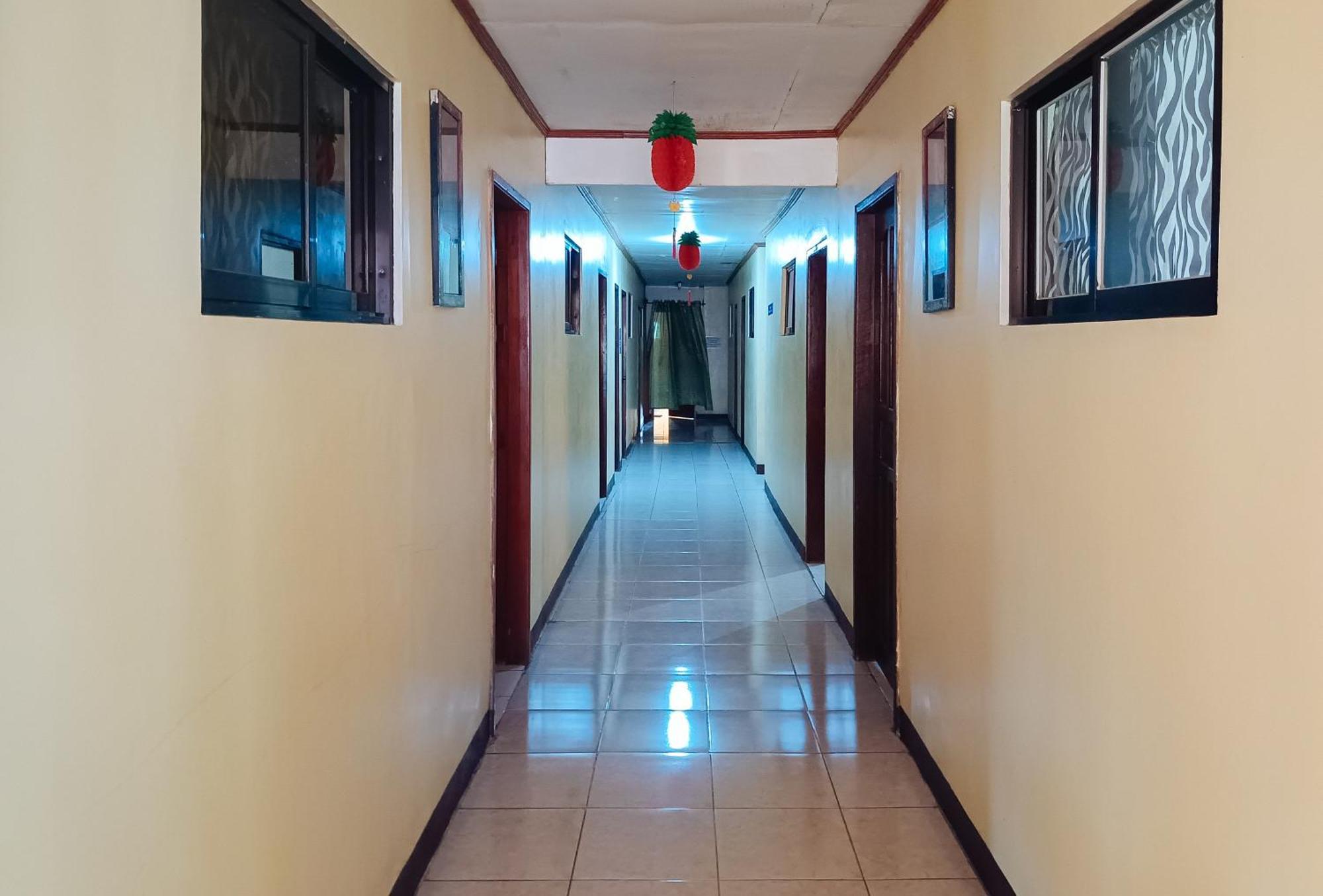 Reddoorz @ Grand Valley Hotel Junction Luna Cagayan Tagaytay City Exterior photo